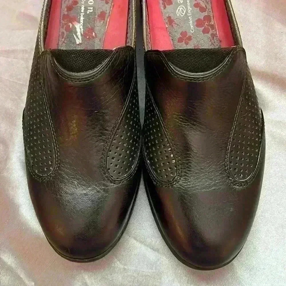 New Balance Black Mules - Picture 4 of 7